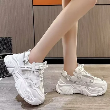 Сетчатая дышащая спортивная обувь для женщин, лето 2023, Новые дизайнерские повседневные кроссовки в стиле ретро на толстой подошве