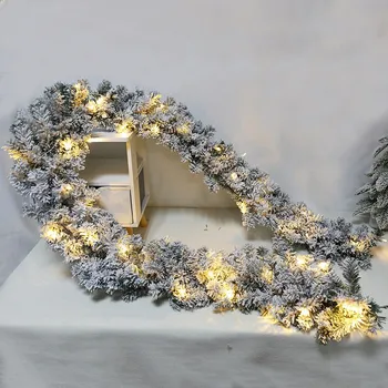 Искусственная рождественская гирлянда Snow Ridge длиной 2,7 метра с прозрачными лампами накаливания с подсветкой из твердой твердой оболочки - Искусственная снежная рождественская гирлянда для помещений