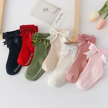 Suefunskry, носки в пол для маленьких девочек с буквенным рисунком и бантом, нескользящие носки для малышей с ручками, носки для экипажа для детей